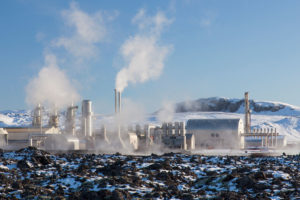 冰岛格林达维克附近的Svartsengi地热发电站。