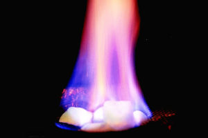 甲烷水合物着火了。