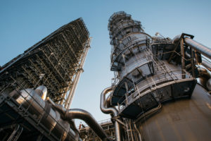 在德克萨斯州的佩特拉诺瓦发电厂，碳捕捉技术减少了四个燃煤电厂中的一个的二氧化碳排放。