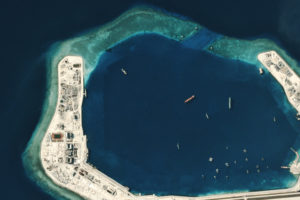 2016年7月，渚碧礁转变为军事中心后的卫星照片。