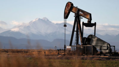 科罗拉多州达科诺附近的一座油井。