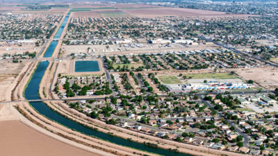 圣地亚哥通过升级全美运河来巩固其供水，该运河将科罗拉多河水带到加利福尼亚的帝国谷。