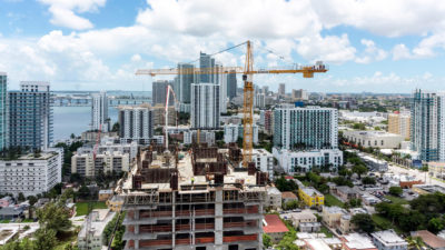 2014年在迈阿密建造新的高层公寓。