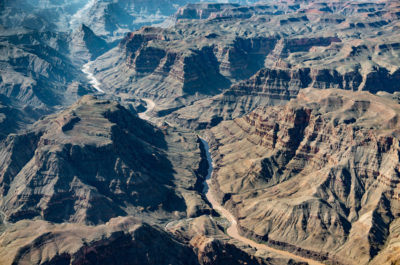科罗拉多河在大峡谷国家公园西部北部的亚利桑那州北部北部的华联印度预订。
