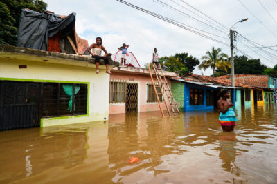 大雨导致了古尔加河溢出之后，2017年在哥伦比亚卡利的一条洪水泛滥。