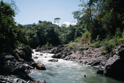Gualcarque河,阿瓜Zarca大坝计划。卡塞雷斯的谋杀后,国际资助者退出该项目。